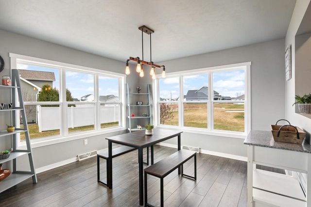 2153 POTTER DRIVE, De Pere, WI 54115