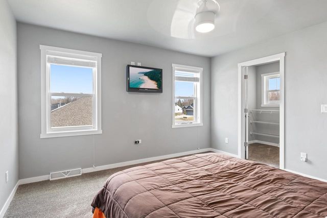 2153 POTTER DRIVE, De Pere, WI 54115