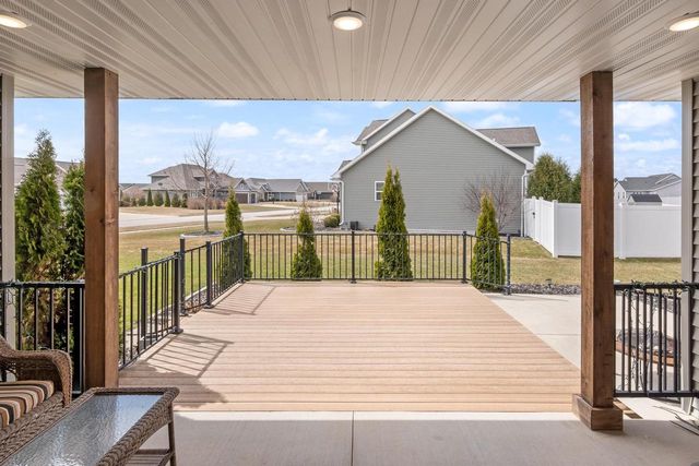 2153 POTTER DRIVE, De Pere, WI 54115