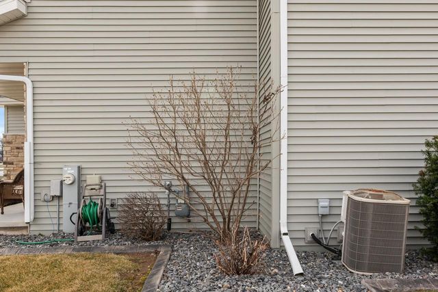2153 POTTER DRIVE, De Pere, WI 54115