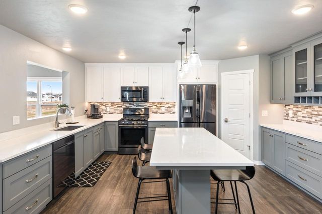 2153 POTTER DRIVE, De Pere, WI 54115