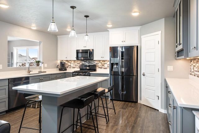 2153 POTTER DRIVE, De Pere, WI 54115