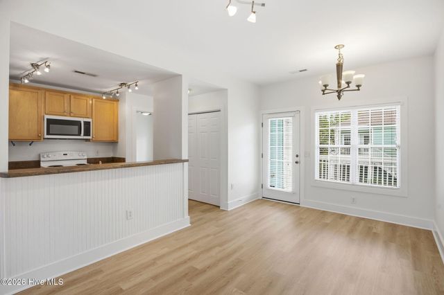 2308 Wrightsville Avenue Apt 202, Wilmington, NC 28403