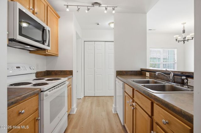 2308 Wrightsville Avenue Apt 202, Wilmington, NC 28403