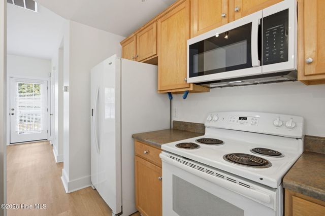 2308 Wrightsville Avenue Apt 202, Wilmington, NC 28403