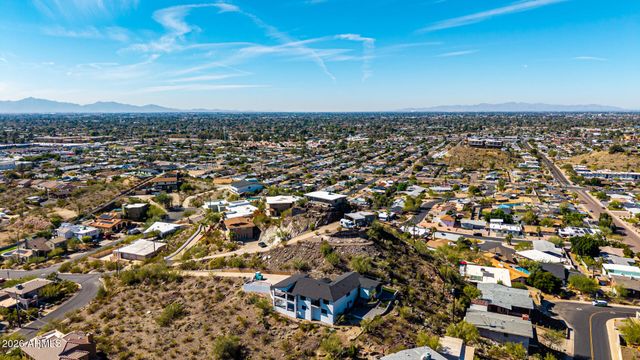1402 E LAS PALMARITAS Drive, Phoenix, AZ 85020