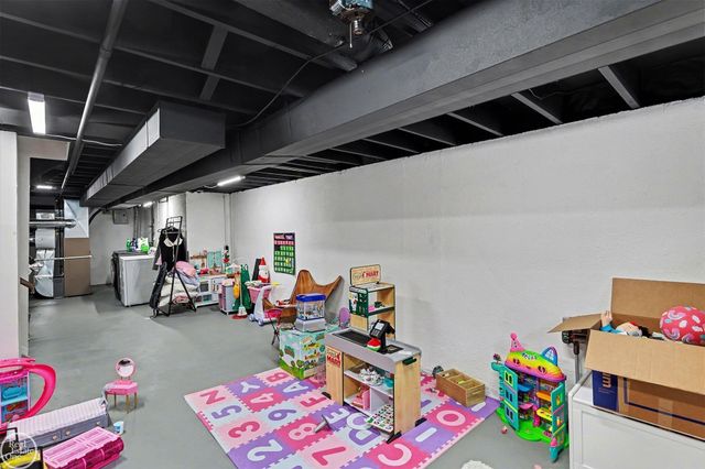 2351 Michael Drive, Sterling Heights, MI 48310