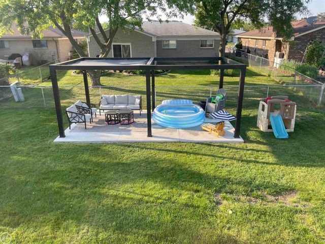 2351 Michael Drive, Sterling Heights, MI 48310