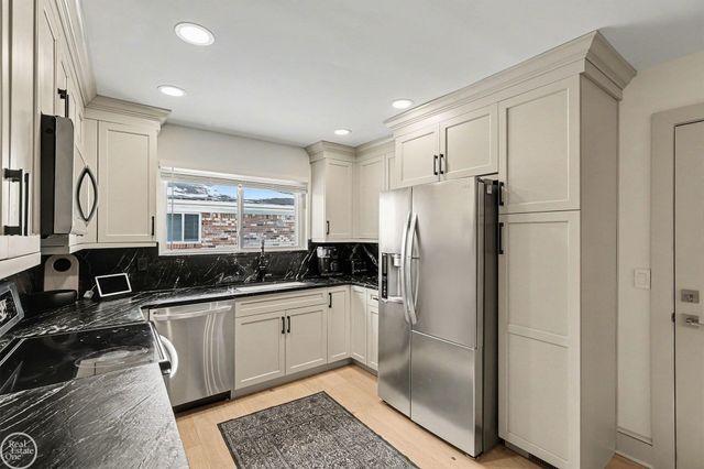 2351 Michael Drive, Sterling Heights, MI 48310