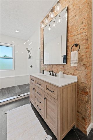 276 W 8th Street, Covington, KY 41011