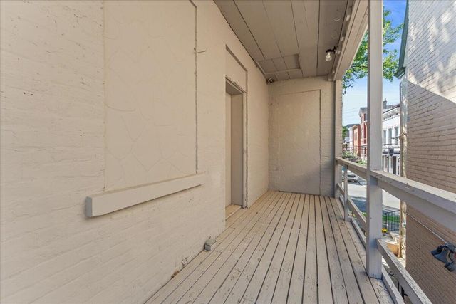 276 W 8th Street, Covington, KY 41011
