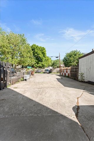276 W 8th Street, Covington, KY 41011