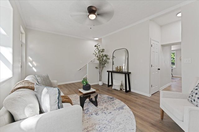 276 W 8th Street, Covington, KY 41011