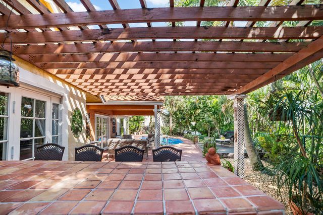 1256 Lake Breeze Drive, Wellington, FL 33414