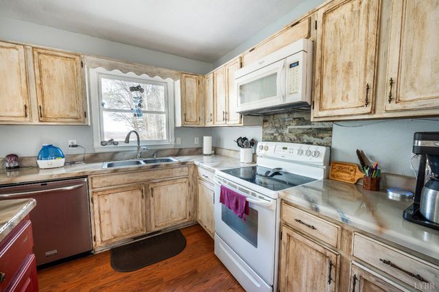 3105 Horseshoe Road, Appomattox, VA 24522