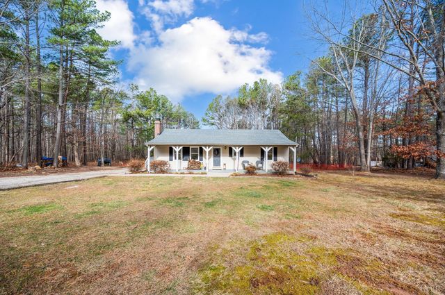 3105 Horseshoe Road, Appomattox, VA 24522