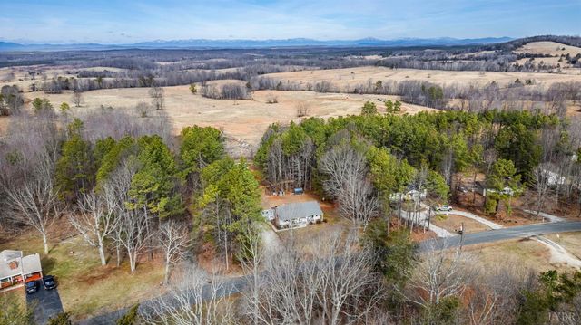 3105 Horseshoe Road, Appomattox, VA 24522