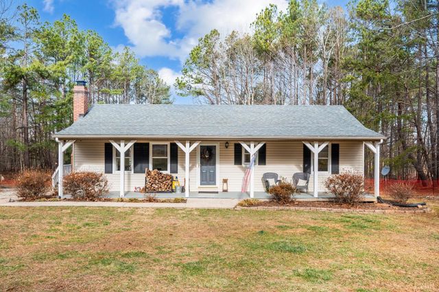 3105 Horseshoe Road, Appomattox, VA 24522