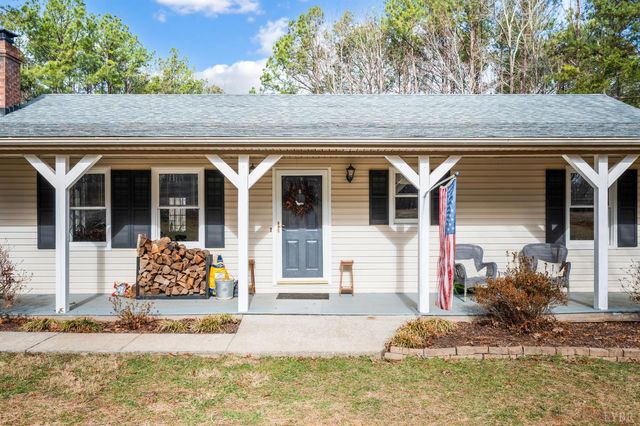 3105 Horseshoe Road, Appomattox, VA 24522