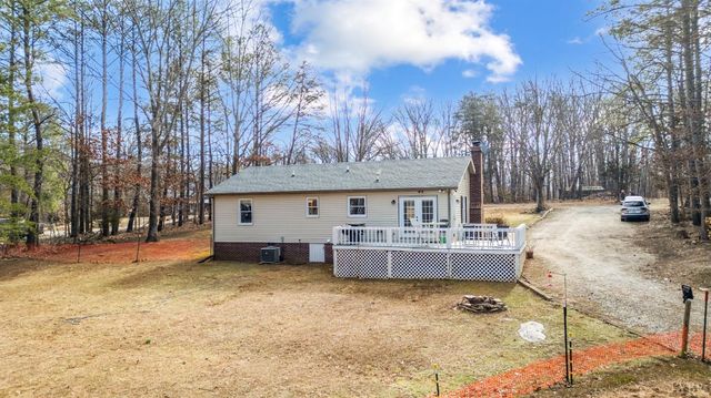 3105 Horseshoe Road, Appomattox, VA 24522