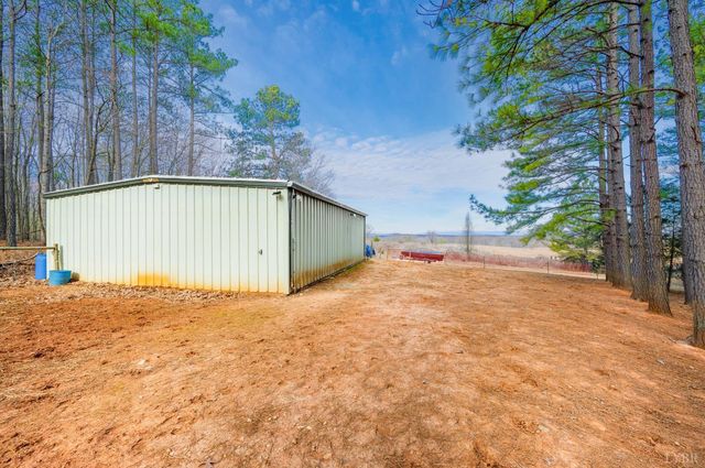 3105 Horseshoe Road, Appomattox, VA 24522