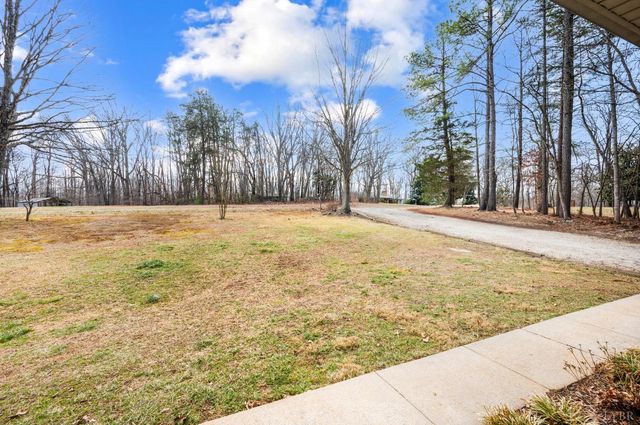 3105 Horseshoe Road, Appomattox, VA 24522
