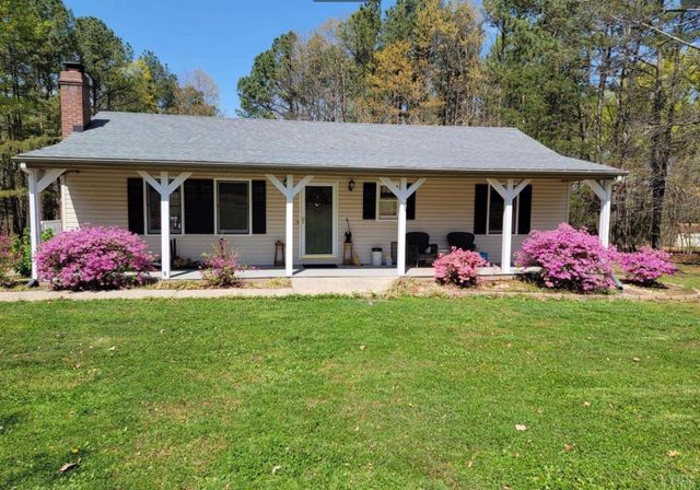 3105 Horseshoe Road, Appomattox, VA 24522
