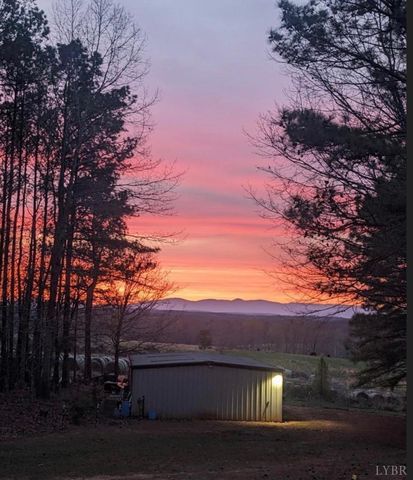 3105 Horseshoe Road, Appomattox, VA 24522