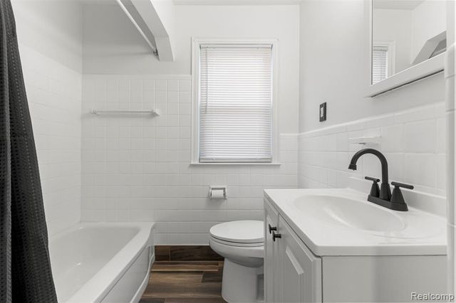 1640 Kingsbury Avenue, Dearborn, MI 48128