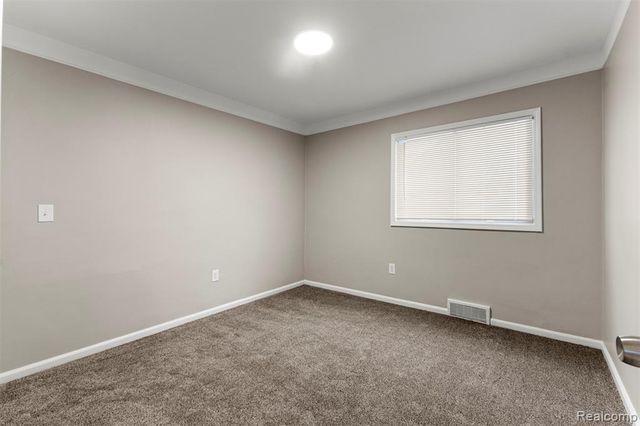 1640 Kingsbury Avenue, Dearborn, MI 48128