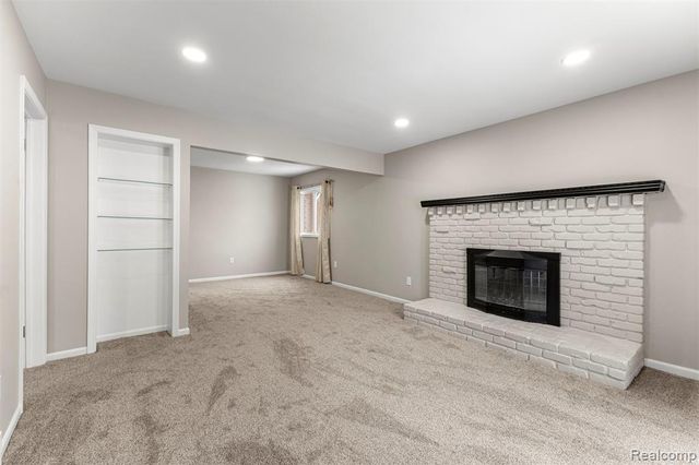 1640 Kingsbury Avenue, Dearborn, MI 48128