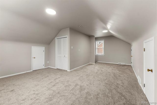 1640 Kingsbury Avenue, Dearborn, MI 48128