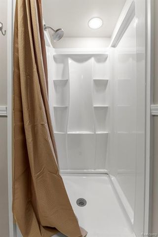 1640 Kingsbury Avenue, Dearborn, MI 48128