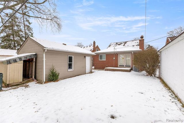 1640 Kingsbury Avenue, Dearborn, MI 48128