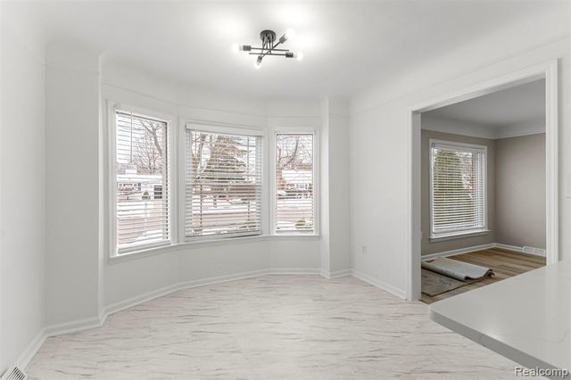 1640 Kingsbury Avenue, Dearborn, MI 48128