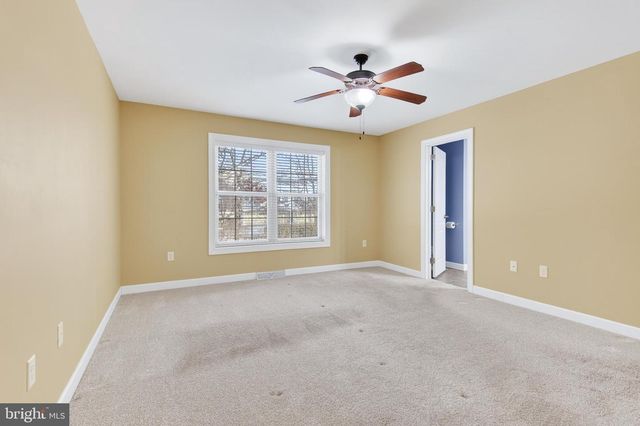 5315 OAK LEAF DR, Mount Joy, PA 17552