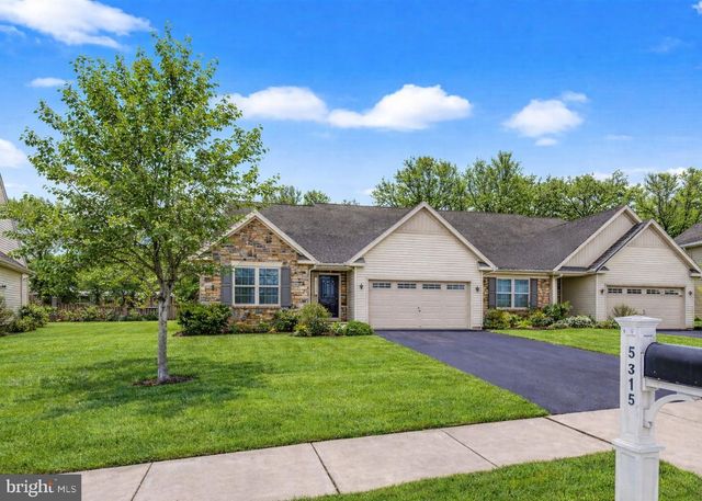 5315 OAK LEAF DR, Mount Joy, PA 17552