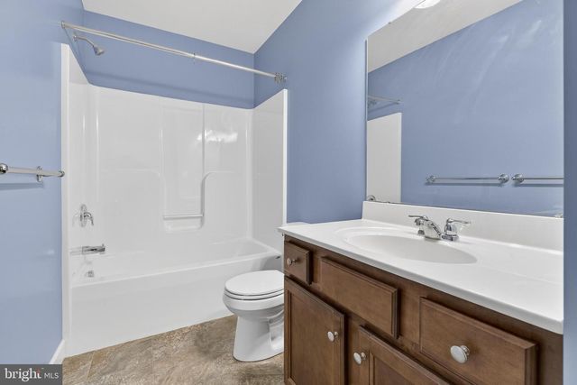 5315 OAK LEAF DR, Mount Joy, PA 17552