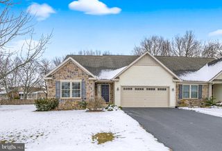 5315 OAK LEAF DR, Mount Joy, PA 17552
