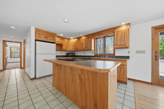160 Copp Drive, Fremont, NH 03044
