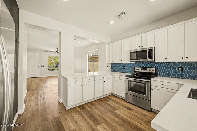 2618 W WAYNE Lane, Anthem, AZ 85086