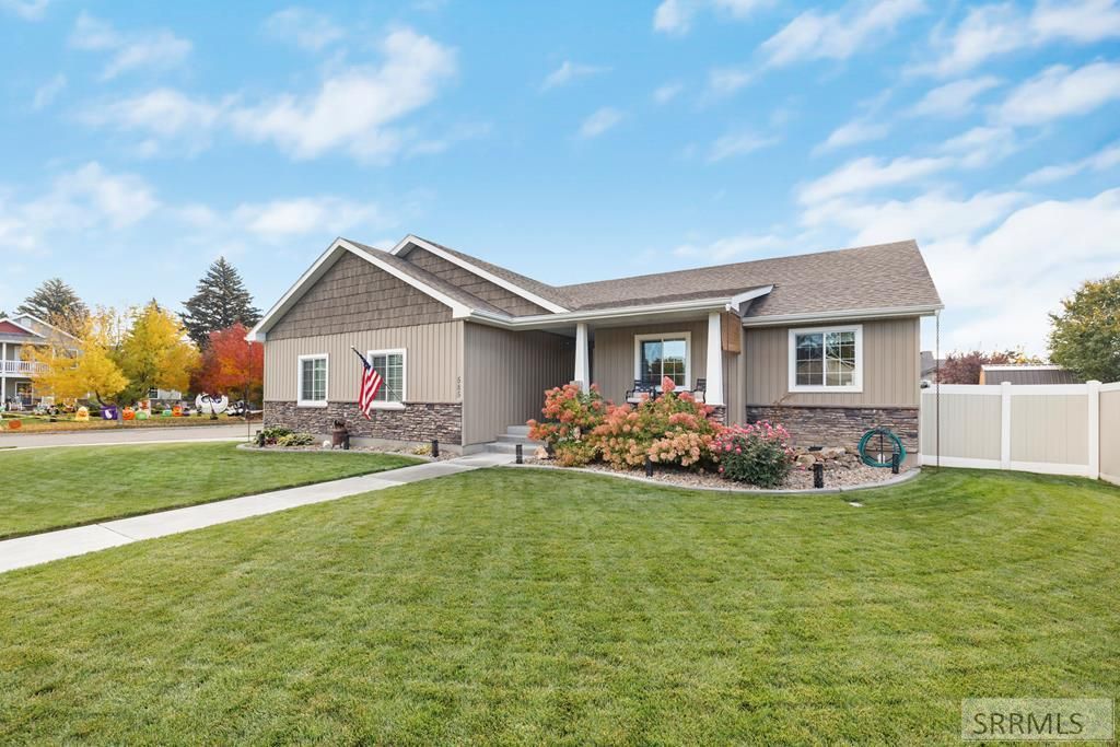 585 Chesterfield Lane, Idaho Falls, ID 83402