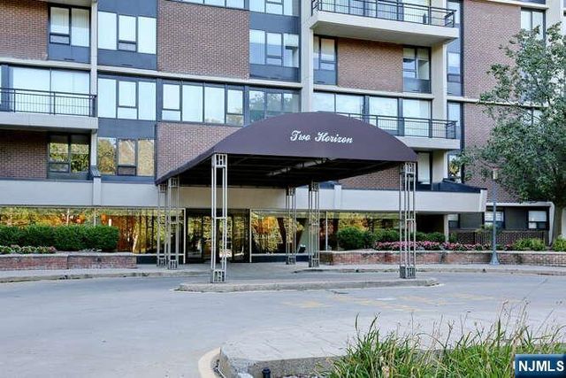 2 Horizon 628, Fort Lee, NJ 07024