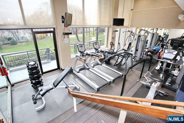 2 Horizon 628, Fort Lee, NJ 07024
