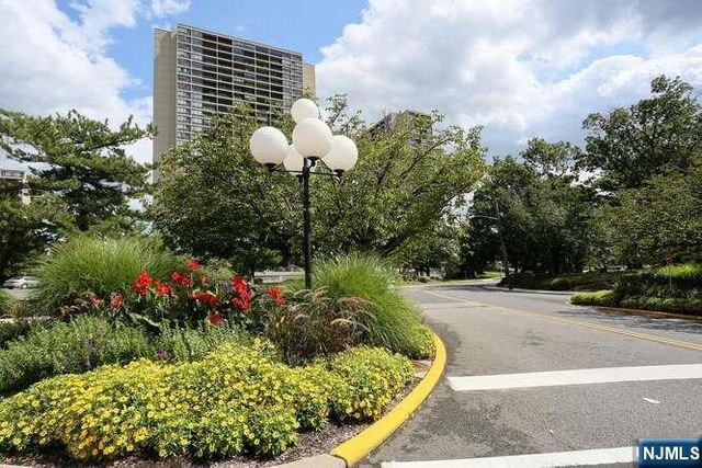 2 Horizon 628, Fort Lee, NJ 07024