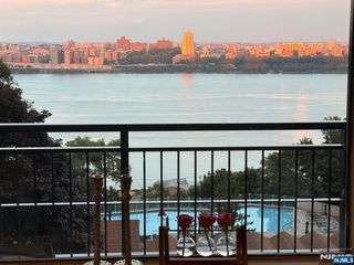 2 Horizon 628, Fort Lee, NJ 07024