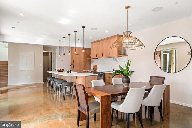 21 OVERBECK ALLEY NE, Washington, DC 20002