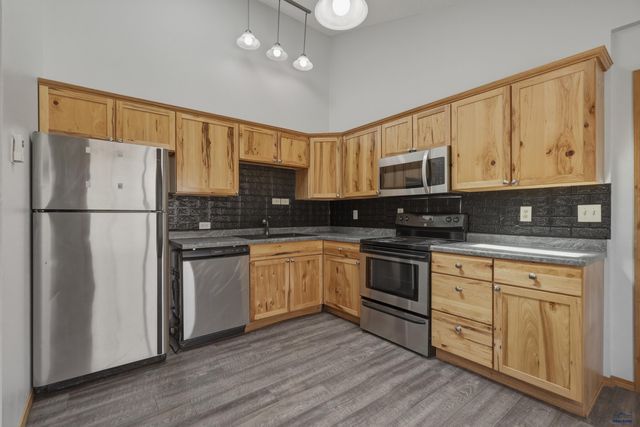 2003 RUSSET LN, Rapid City, SD 57703
