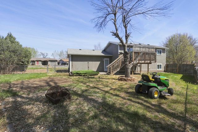 2003 RUSSET LN, Rapid City, SD 57703