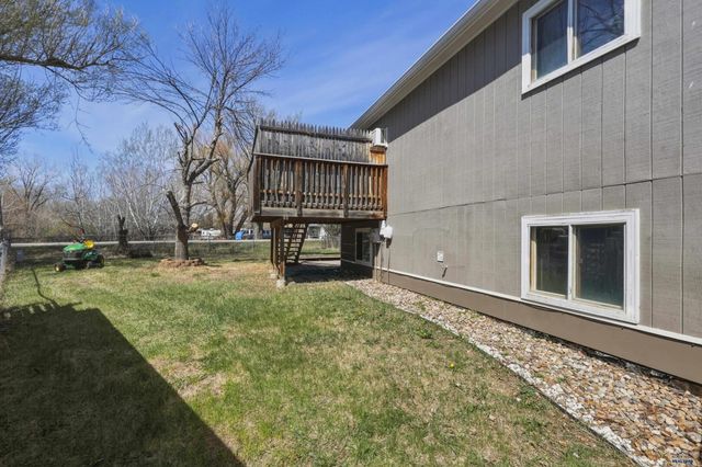 2003 RUSSET LN, Rapid City, SD 57703